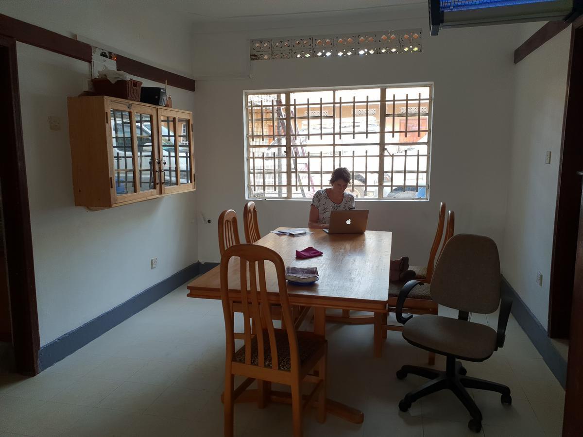 Banda Lodge Masaka Экстерьер фото